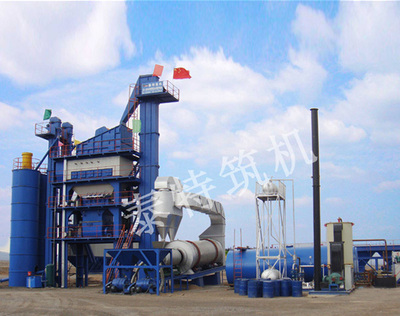 在新疆施工的3000型沥青搅拌站